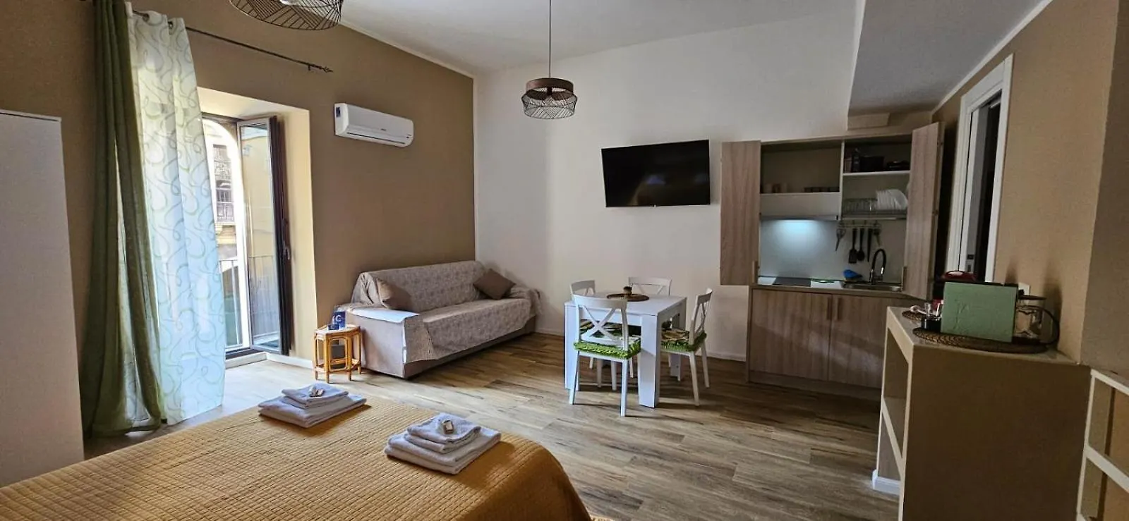 Affittacamere Hotel Centrocitta Twin Aeroporto di Catania Fontana Rossa Italia